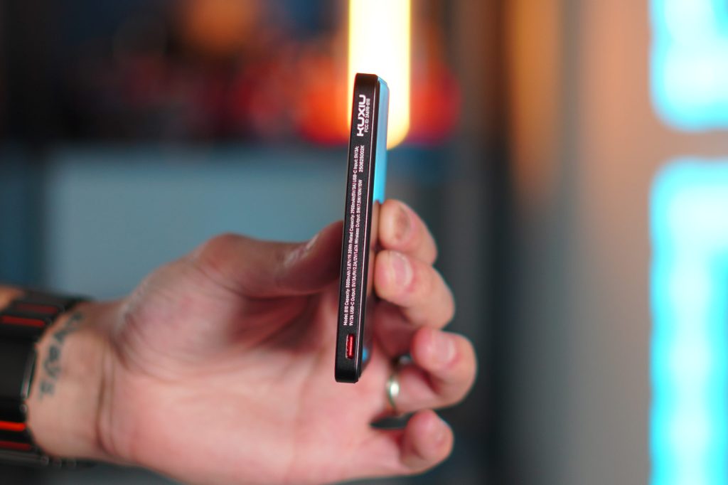 Une fonctionnalité qui fait briller ce pack de batterie MagSafe parmi les autres 2 Une fonctionnalite qui fait briller ce pack de batterie MagSafe