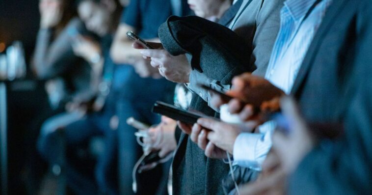 Vulnérabilité WhatsApp : 3,5 milliards de numéros de téléphone exposés, y compris le vôtre 1 WhatsApp security flaw exposed 3.5B phone numbers – including yours