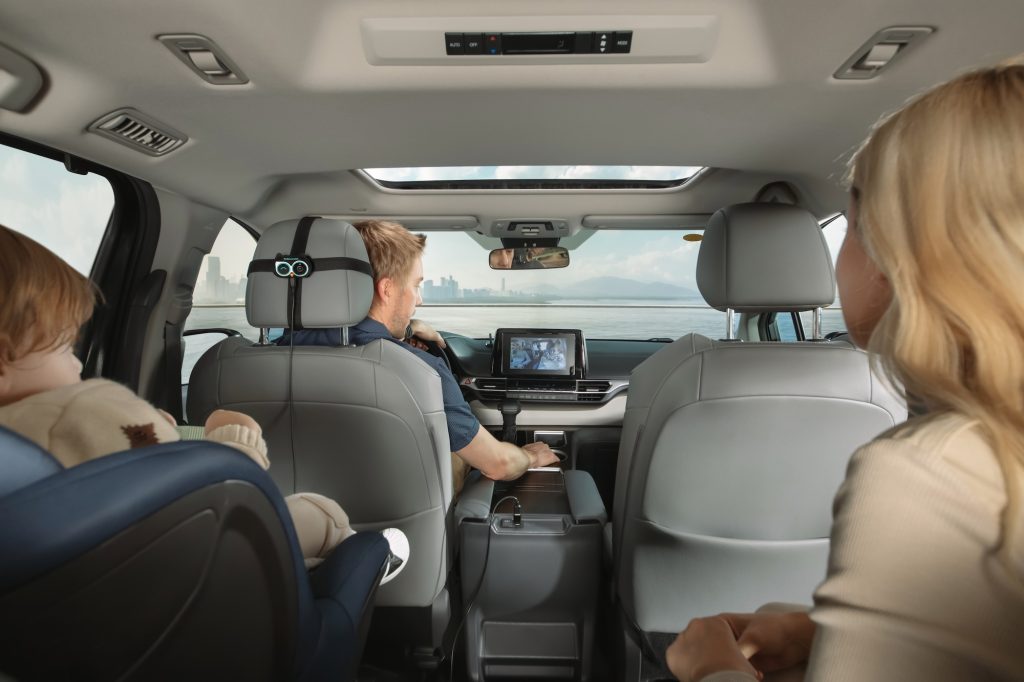 Ottocast présente un nouvel AI Box CarPlay et un adaptateur sans fil avec surveillance arrière 6 1765738883 330 Ottocast presente un nouvel AI Box CarPlay et un adaptateur