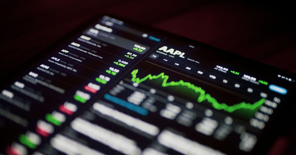 Citi reiterates Apple stock buy rating, boosts price target