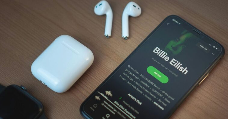 Spotify Wrapped arrive après Apple Music Replay avec une nouvelle fonctionnalité festive 1 Spotify Wrapped arrives after Apple Music Replay – with a new party feature