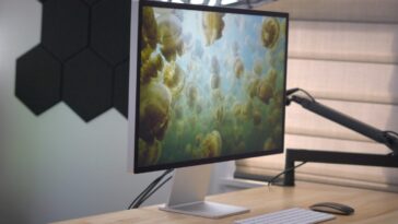 macOS Tahoe users report persistent screen flickering issues