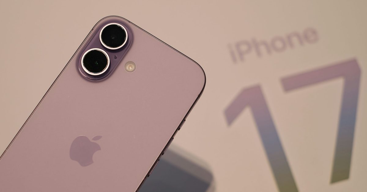 Apple dominated best-selling smartphone rankings, with base iPhone 17 a standout