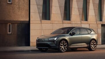 Volvo says it will ‘absolutely’ continue offering CarPlay support