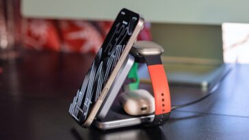 Hands-on: Anker’s new 25W MagSafe 3-in-1 adds active cooling to a travel-sized design