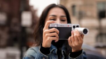 This Kickstarter project wants to turn your iPhone into a modular, vintage-style camera