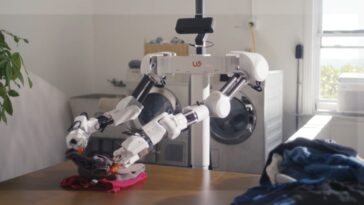 This robot can fold some of your laundry fairly badly for $8,000 [Video]
