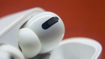 PSA: Audiologists recommend the 60/60 rule for AirPods or other in-ear headphones
