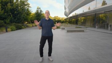 Tim Cook talks succession, executive departures during all-hands meeting
