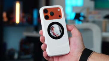 Hands-on: This iPhone case adds a rear touchscreen for selfies and expandable storage [Video]