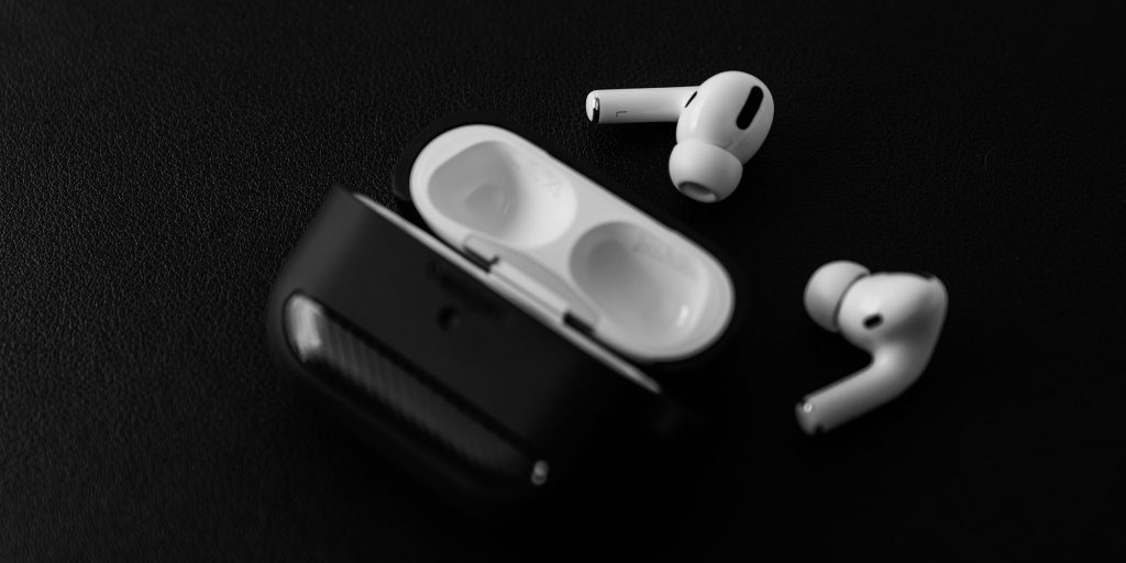 AirPods cameras could mean support for Vision Pro-style hand gestures | Existing model shown