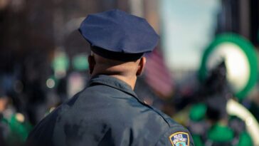 Apple paid $1.2M to privately hire police to protect its San Francisco stores – Wired