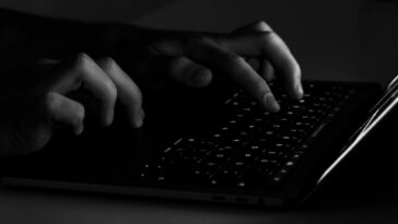 iCloud backups targeted in hack-for-hire operation using fake Apple pages