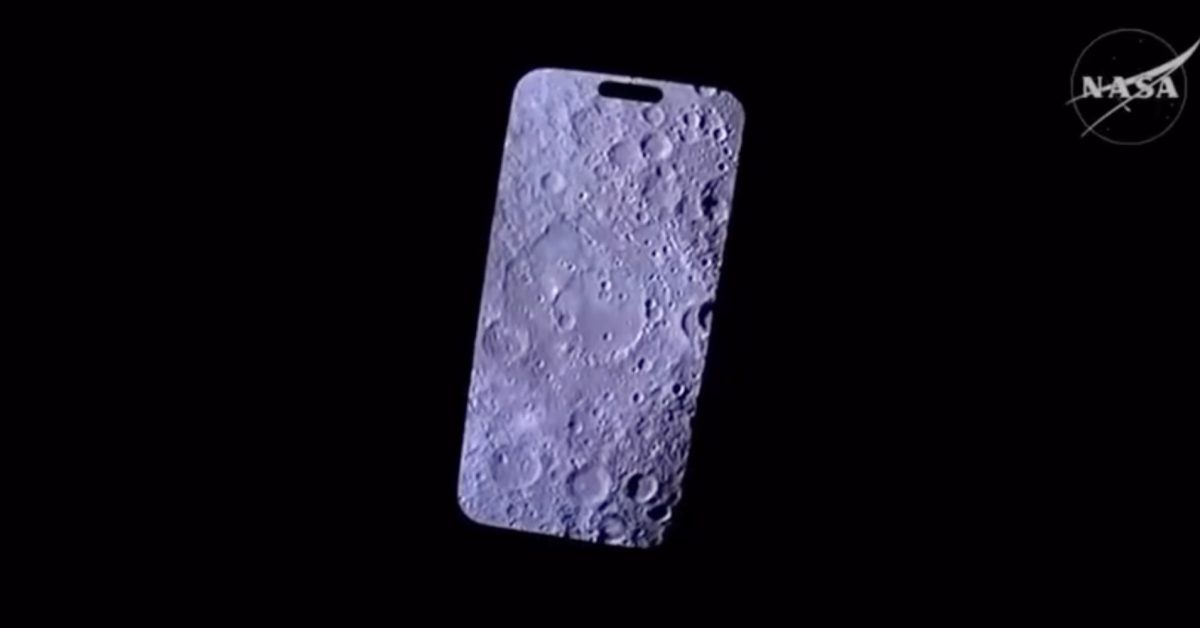 Moonshot on iPhone: Astronaut Reid Wiseman snaps unbelievable photo of the lunar surface