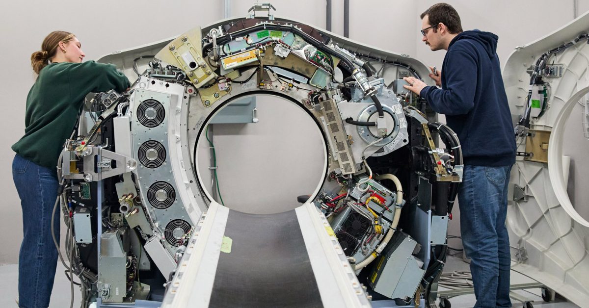 Apple Manufacturing Academy highlights AI adoption across U.S. industry