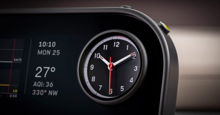 Ferrari Luce EV : cockpit conçu par Jony Ive et design connu 1 Ferrari Luce EV debuts with Jony Ive-designed cockpit and familiar design cues