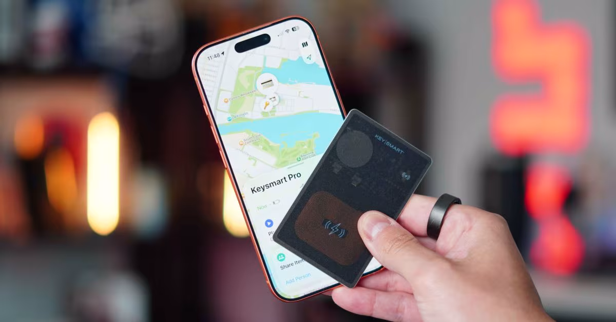 This Find My wallet tracker has two features that make it stand out