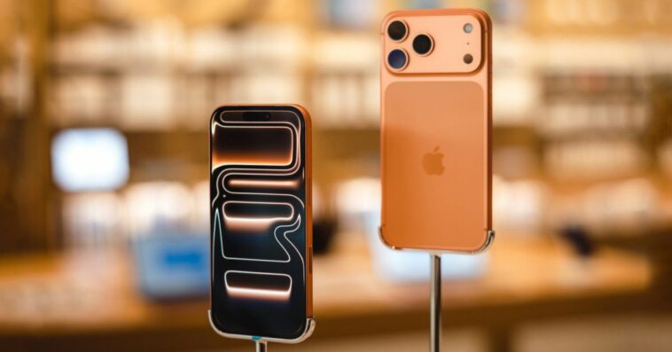Vente d'iPhone en hausse de 10 % malgré un déclin du marché mondial des smartphones 1 Report: iPhone sales rise 10% as global smartphone market declines for ninth straight week