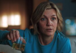Pluribus remporte le prix de la Meilleure Série Dramatique aux Gotham Television Awards 10 Pluribus wins Breakthrough Drama Series at the Gotham Television Awards