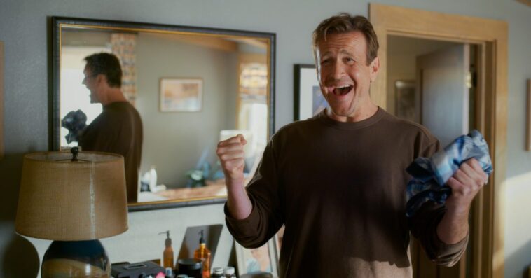 Shrinking fans : Jason Segel dévoile des nouvelles excitantes pour la saison 4 1 Shrinking fans get exciting season 4 update from Jason Segel