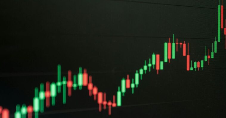 AAPL : l'action grimpe de 15% grâce à la prudence des investisseurs et à l’augmentation des prix 1 AAPL stock rallies 15% as investors favor AI caution and welcome price increases