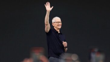 Read Tim Cook’s full memo to Apple employees on his last day as CEO