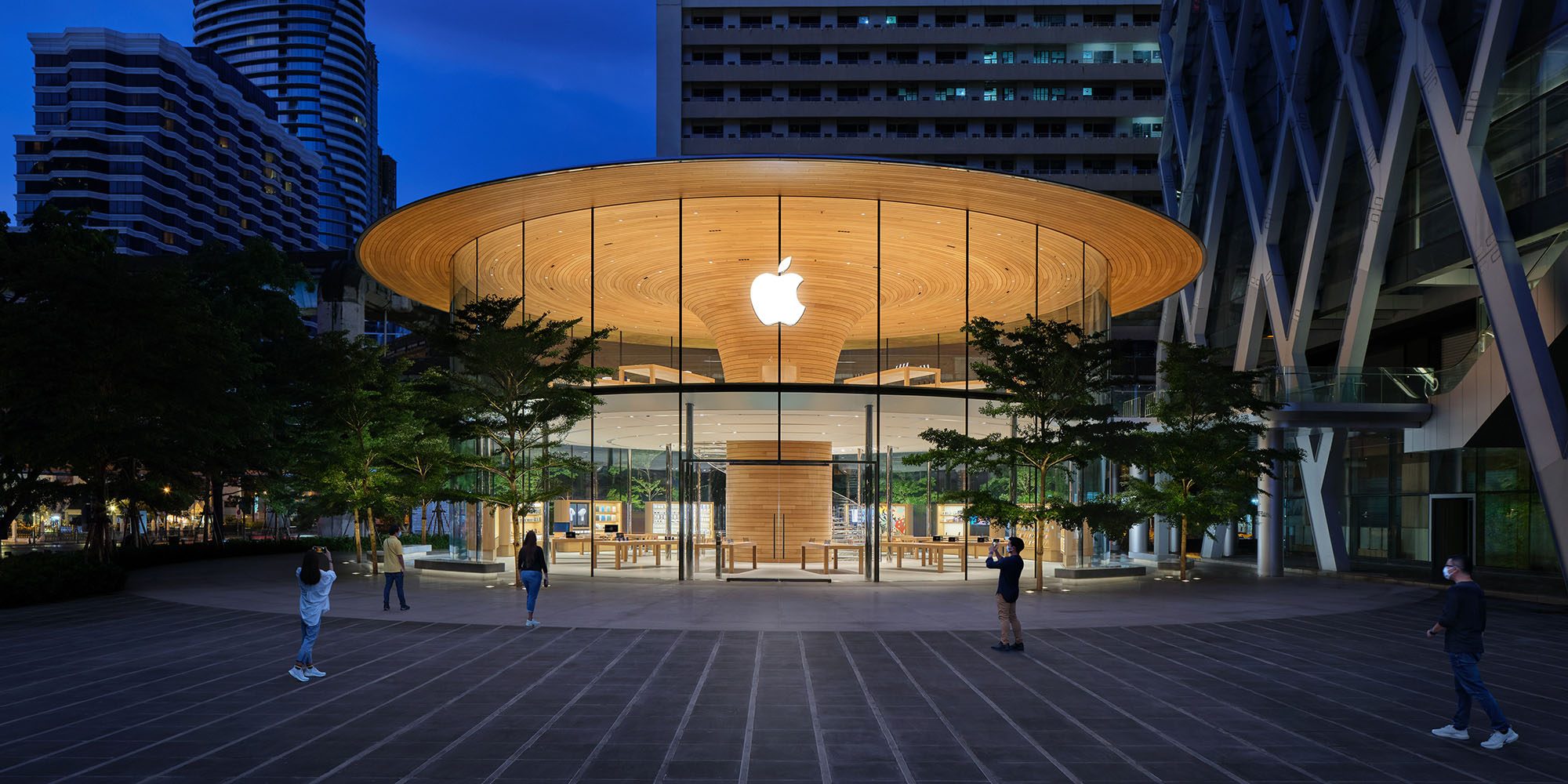iPhone 18 Pro : une disponibilité limitée prévue juste après son lancement 2 La préoccupation concernant le programme de mise à niveau d'Apple | Photo montre le magasin Central World à Bangkok, Thaïlande