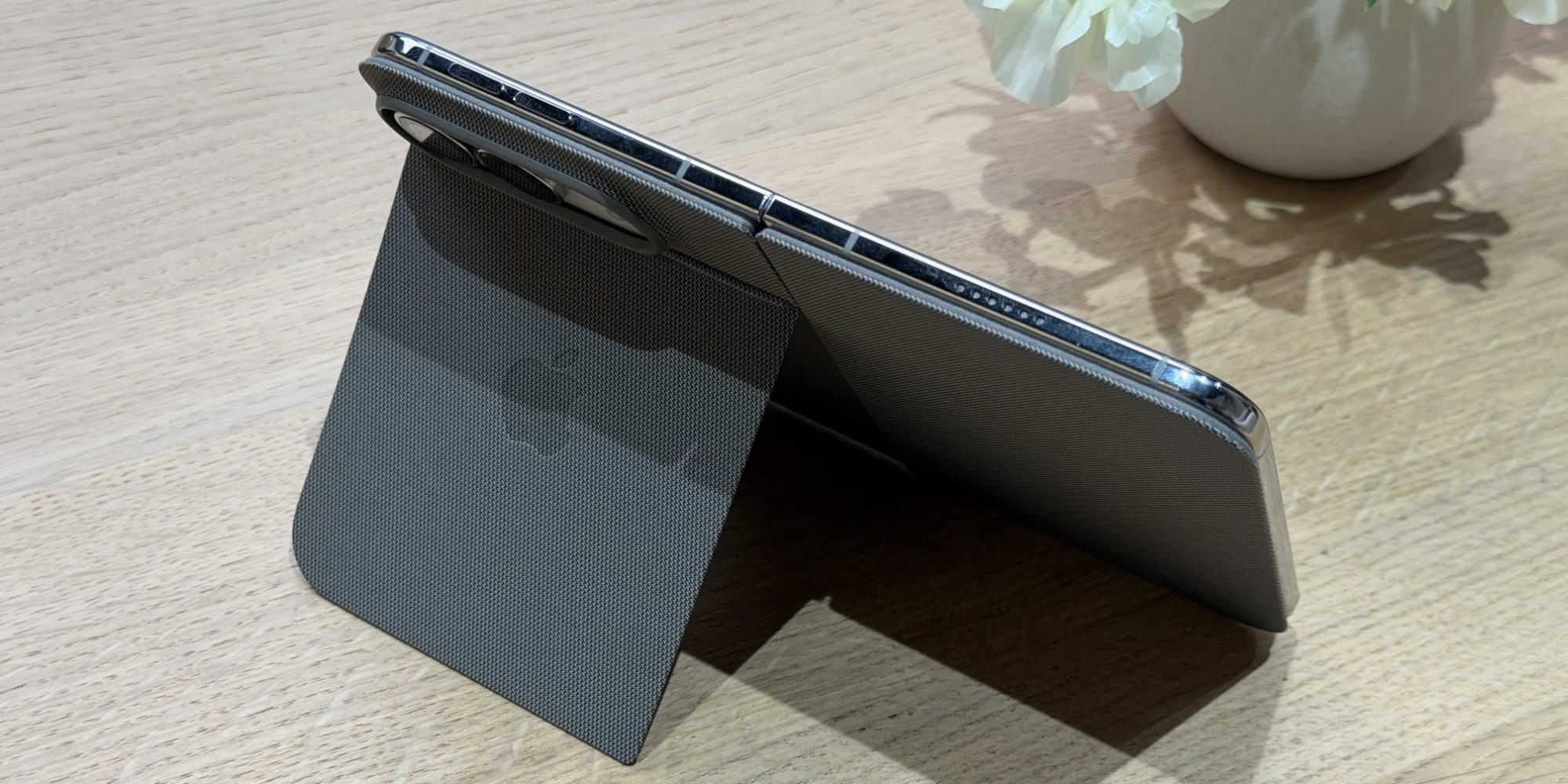 Accessoires iPhone Duo : cinq choix incontournables pour le modèle pliable d'Apple 5 1792157140 735 Accessoires iPhone Duo cinq choix incontournables pour le modele