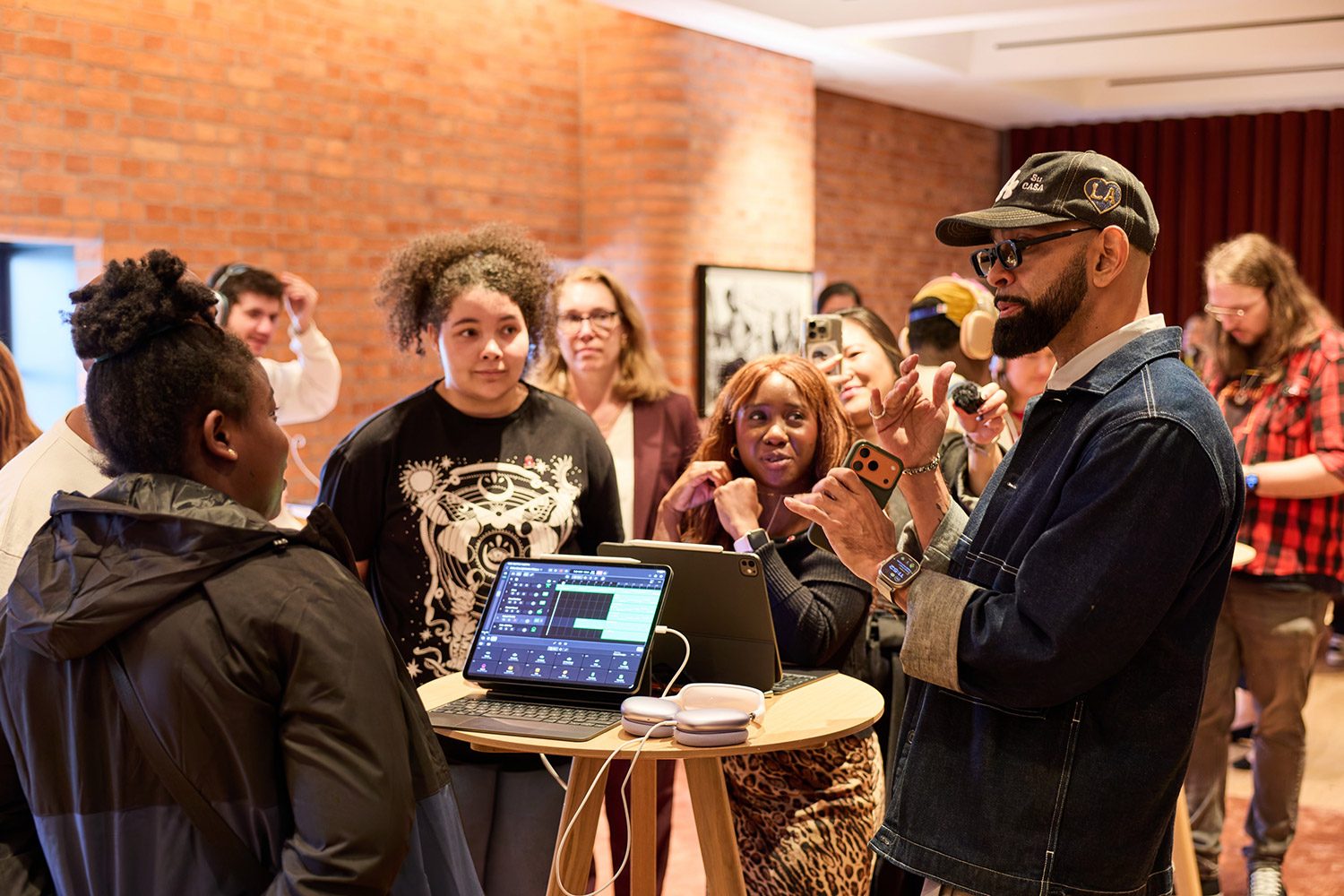 Apple et The King’s Trust s’associent pour une initiative Creative Labs au Royaume-Unis 2 Apple et The Kings Trust sassocient pour une initiative Creative